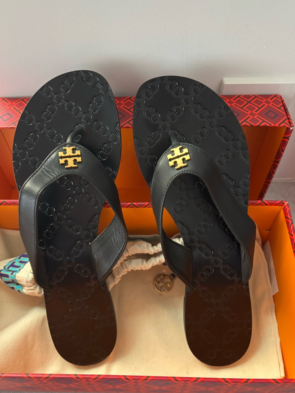 Never Worn Tory Burch Black Leather Monroe Logo Sandals with Gold Emblem